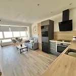 Lejlighed Beachfront- Junto A La Playa Y Con Impresionantes Vistas Al Mar Marbella