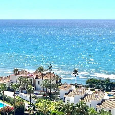 Beachfront- Junto A La Playa Y Con Impresionantes Vistas Al Mar Marbella