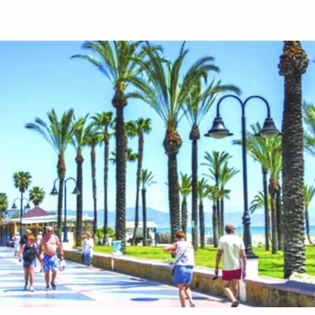 Beachfront- Junto A La Playa Y Con Impresionantes Vistas Al Mar *