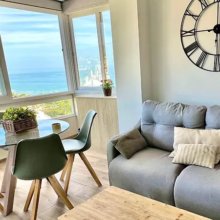 Beachfront- Junto A La Playa Y Con Impresionantes Vistas Al Mar Apartmán Marbella
