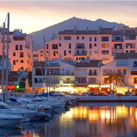 Lejlighed Beachfront- Junto A La Playa Y Con Impresionantes Vistas Al Mar Marbella